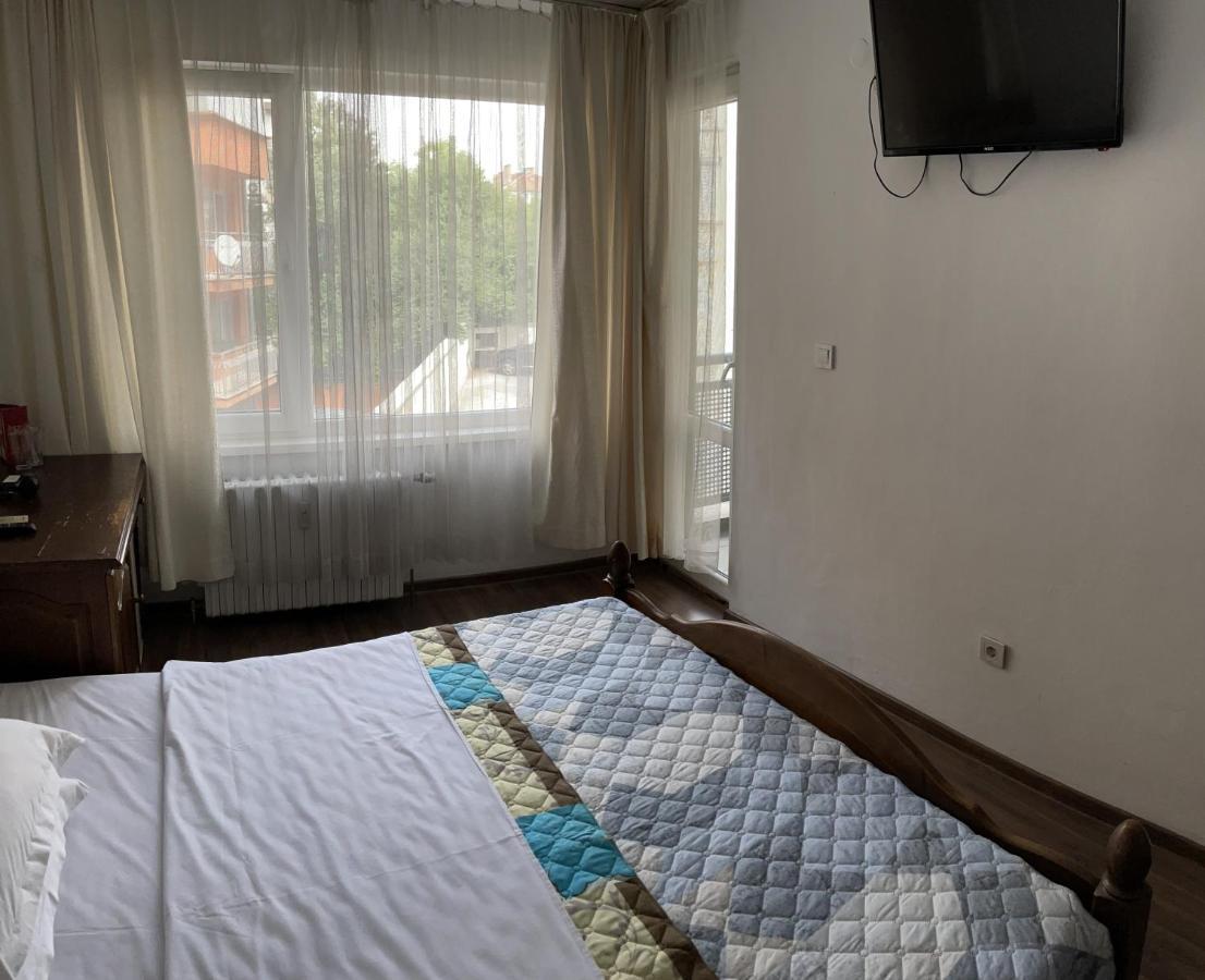Hotel Rotasar Sofia Bagian luar foto