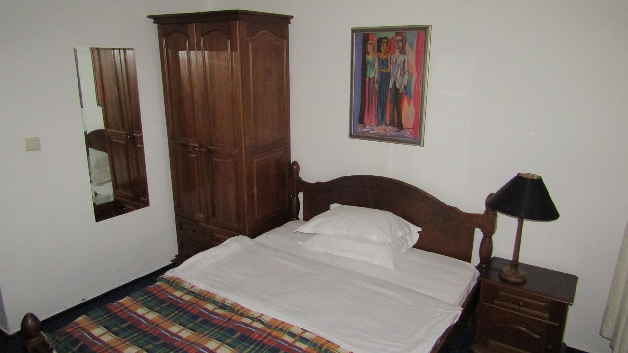 Hotel Rotasar Sofia Bagian luar foto